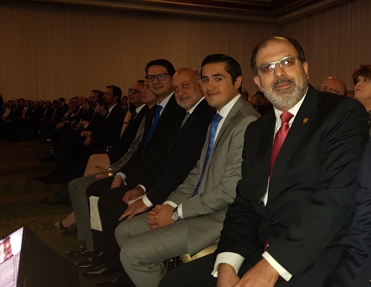 HenryKronfle's tweet photo. Felicitaciones a la @CamaraCIP por sus 82 años de vida institucional 👏
Sigan adelante con ese gran liderazgo, impulsando el empleo y desarrollo productivo que tanto necesita nuestro país 🇪🇨.
#CIP82Años #WorldBusinessForum #Latinoamerica #WBFEc https://t.co/XQcPK065Hy