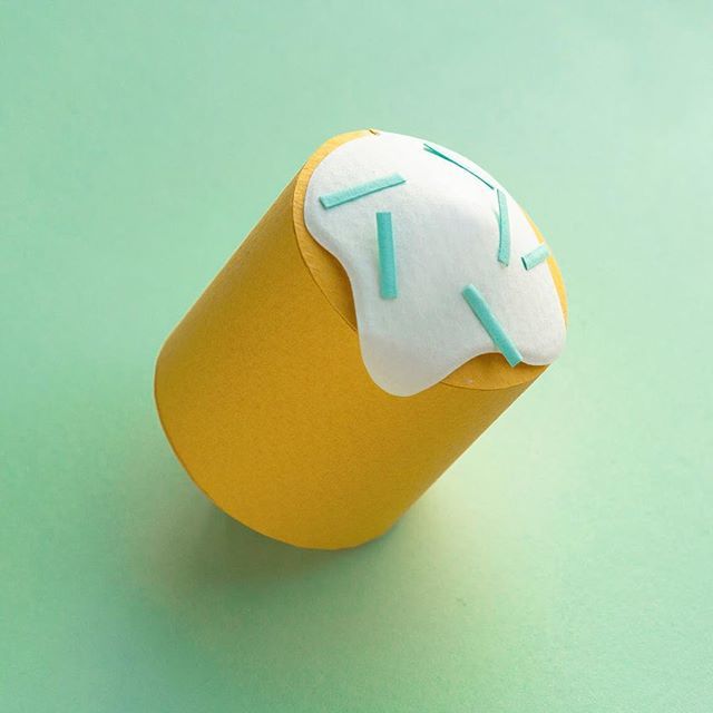reinasaur's tweet photo. 11 / A tiny tater tot-like mini cake today. Keeping things simple. https://t.co/F7yshrzLOg https://t.co/9ZtNzHt6hu