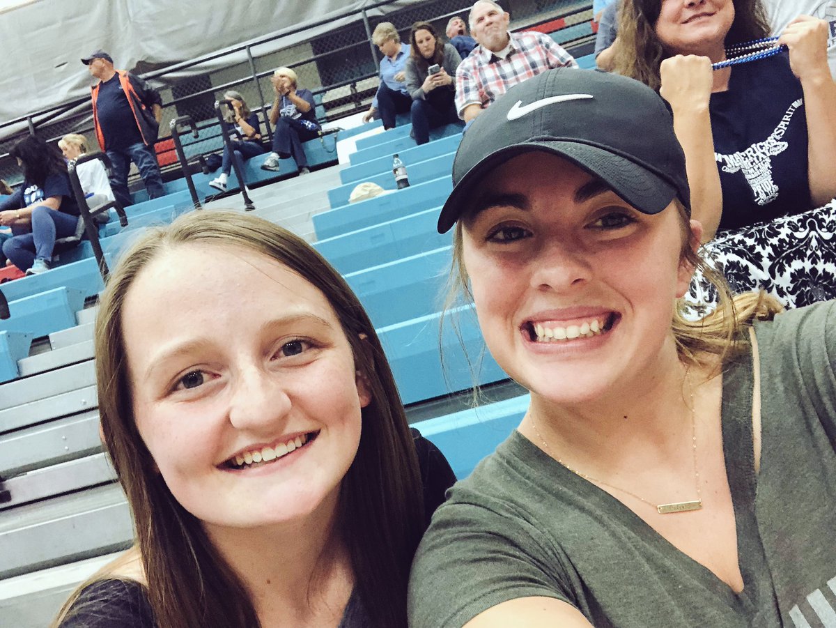 kaci_stockwell's tweet image. Cheering on the Lady Mavs Volleyball team!!! GO MAVS 💙🏐 #Substate #BestAlumni #GOMAVS
