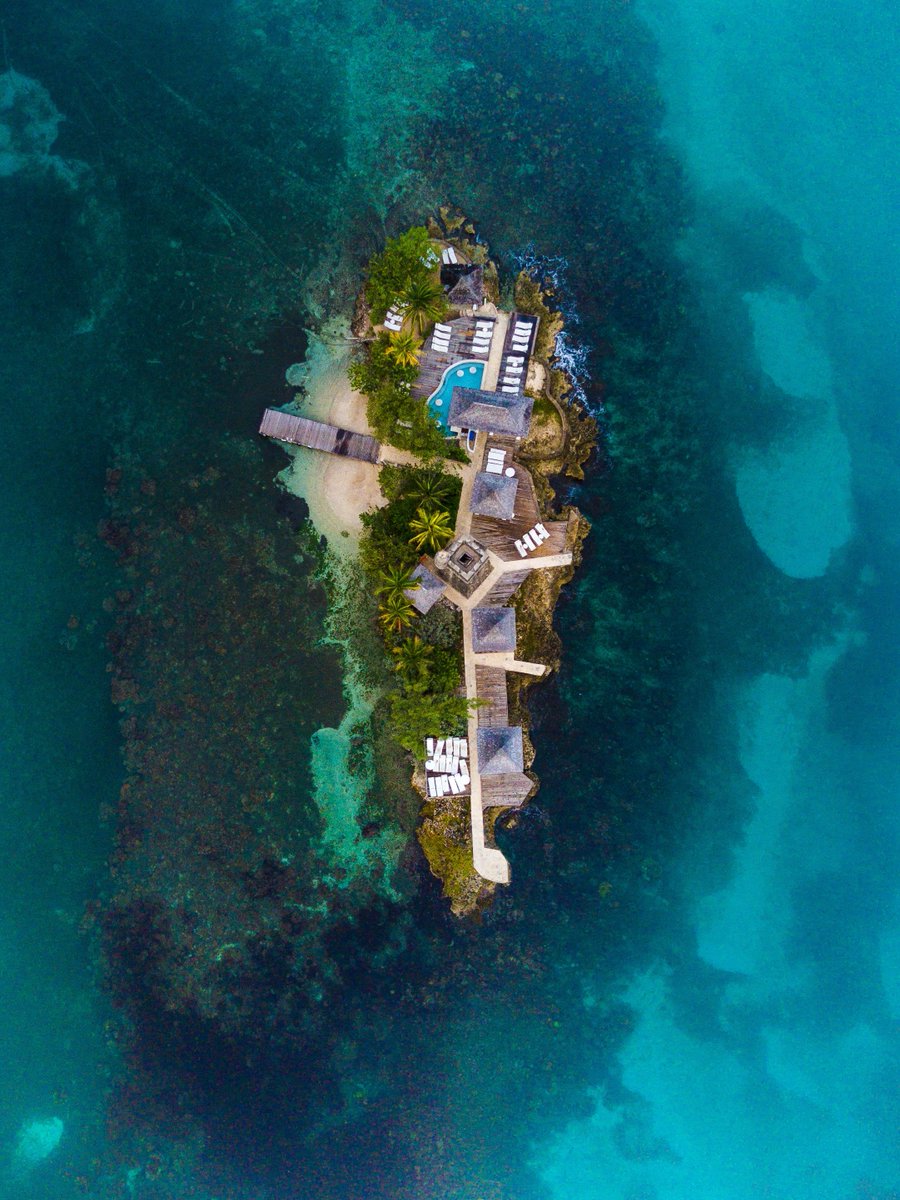 TripGiraffe's tweet photo. Private island in Jamaica 🇯🇲 #travelgram #traveltogether #travelbuddy https://t.co/BgEwRLVDId