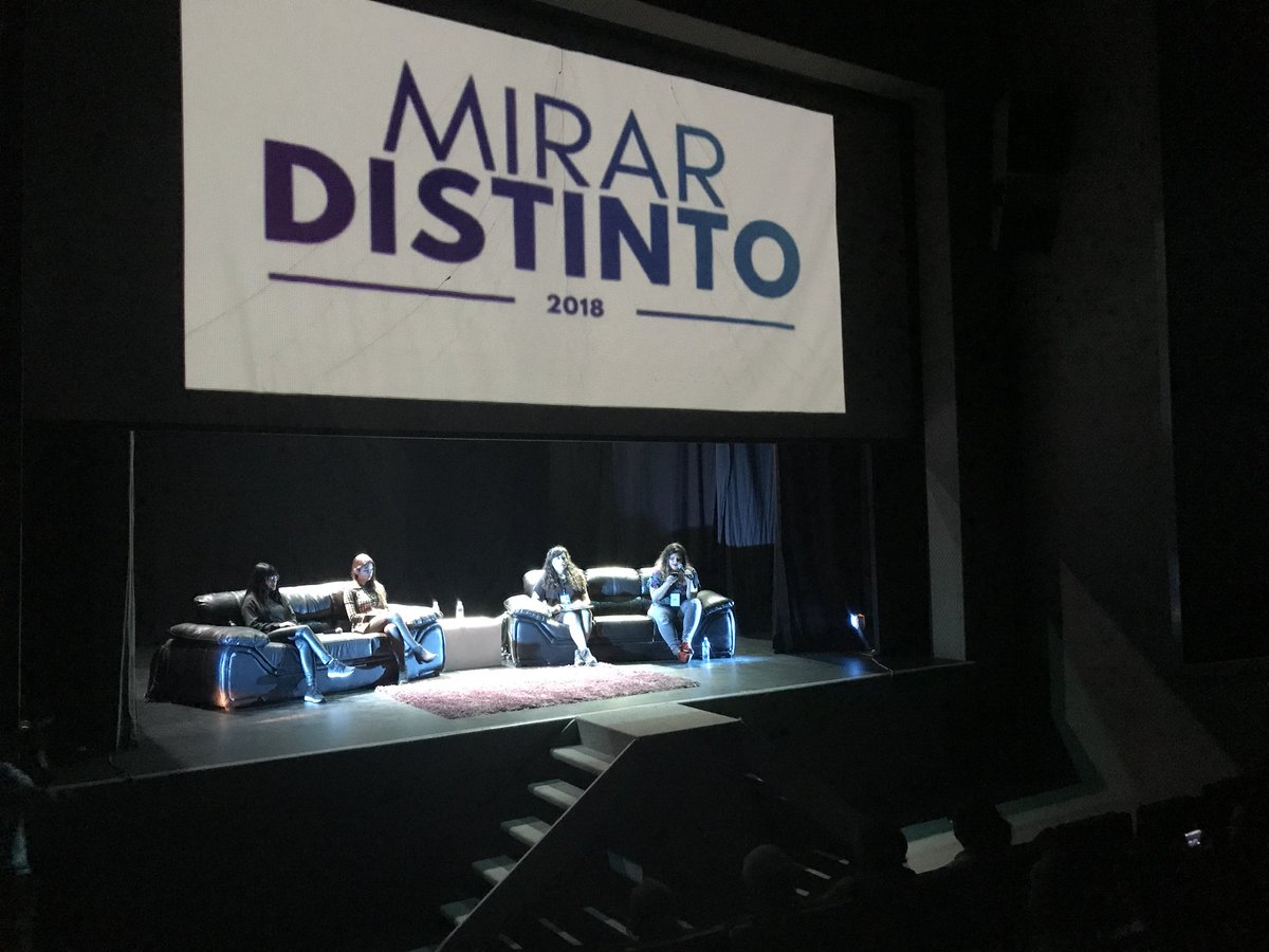 mirar_distinto's tweet photo. Las fotógrafas Mariceu Erthal, Sonia Madrigal y Ángela Ponce, en el @AgoradelaCiudad #Xalapa hablando sobre representaciones de #desparecidos @mirar_distinto #QueremosMirarContigo https://t.co/fOHu71a9IL