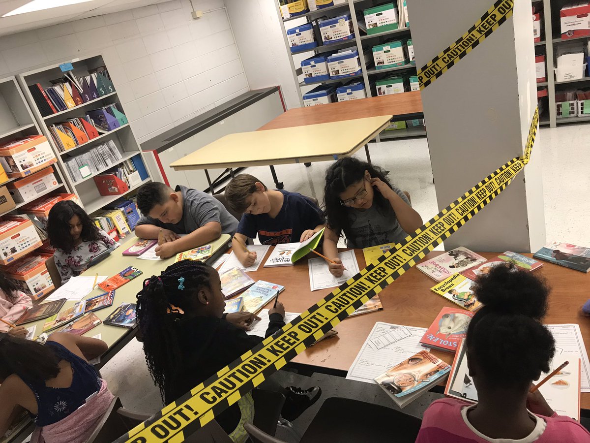 MrsDomeracki3rd's tweet photo. Caution! π§ππMystery readers ahead! @D220MsHamilton https://t.co/ZKxmLuJLkV