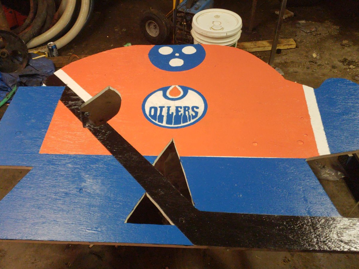 gzilk11's tweet photo. couple of touch ups and we will be farm puck ready! @FarmHockey #meanmuggin #FHL #gonnafacealotofrubber https://t.co/3sfLz1p7eq