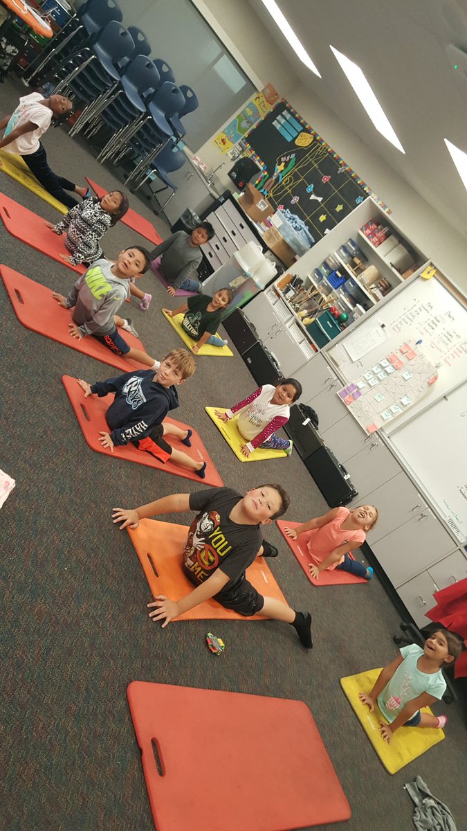 ondrya1's tweet photo. Great nite! #kidsfitness #kozevents #CVESD_Vapa https://t.co/8ZuLP5TBbp