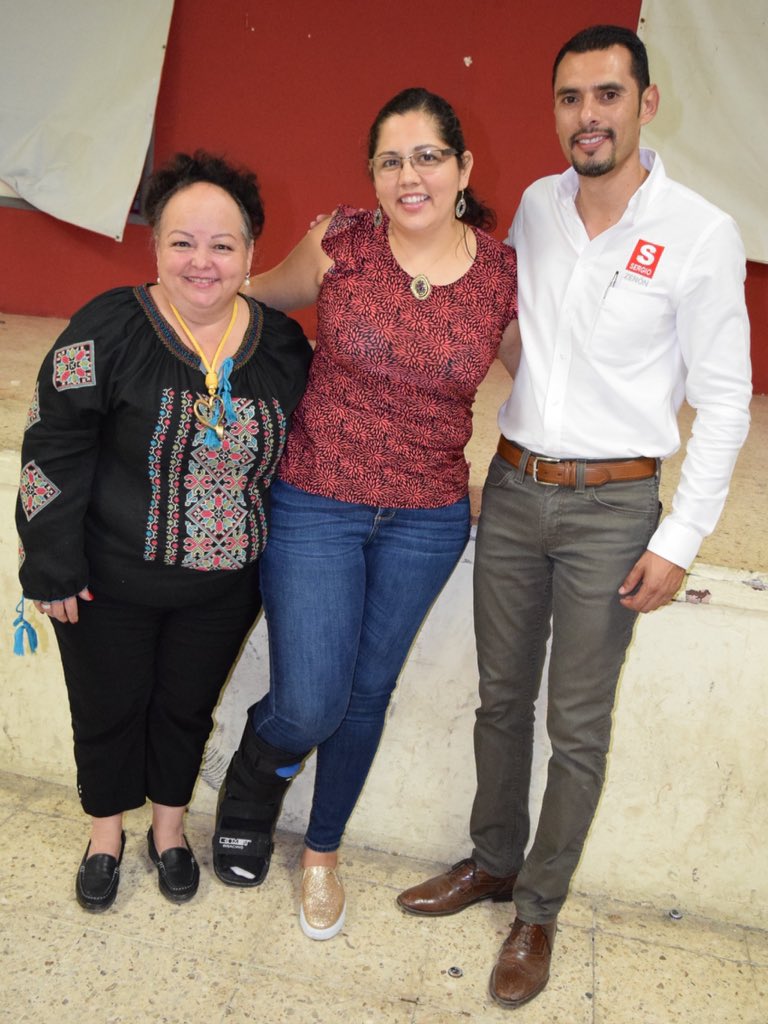 Zenon_Velazquez's tweet photo. Hoy pasamos una agradable tarde con la familia priista de #Nava. Agradecemos a nuestras amigas, la diputada Esperanza Chapa y a la senadora Verónica Martínez su apoyo al #PRINava para que se llevara a cabo esta lotería y brigada de corte de cabello gratuita #PorSiemprePRI https://t.co/FIkRCAXuH8