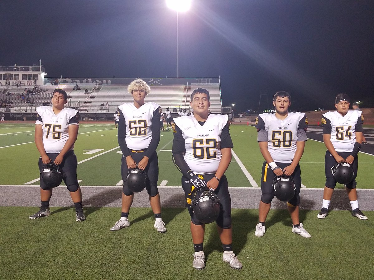 phsmatsfootball's tweet photo. We love our line!
#futureunit #freshgordos https://t.co/yk5zJiONbT