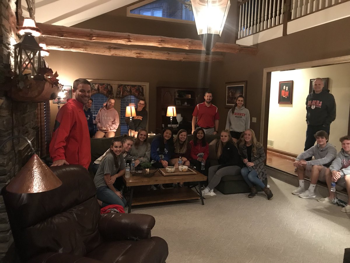 DixieFca's tweet photo. Successful first meeting tonight!! Glad to see everyone came out and special thanks to @NateSallee24 for bringing the great word tonight https://t.co/a4xiE9X1vn
