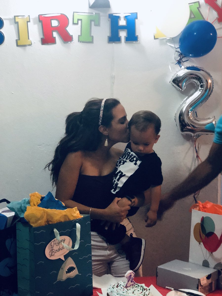 S_Desiree17's tweet photo. FINALLY!! Mamá siempre estará junto a ti , tu eres la luz de mis ojos!! TE AMO #2 #kingseba 🎈🎁🎊👩‍👦😭 https://t.co/suCxZtiHU4