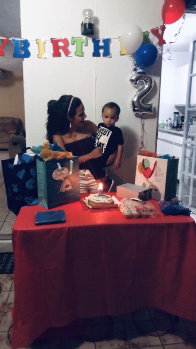 S_Desiree17's tweet photo. FINALLY!! Mamá siempre estará junto a ti , tu eres la luz de mis ojos!! TE AMO #2 #kingseba 🎈🎁🎊👩‍👦😭 https://t.co/suCxZtiHU4