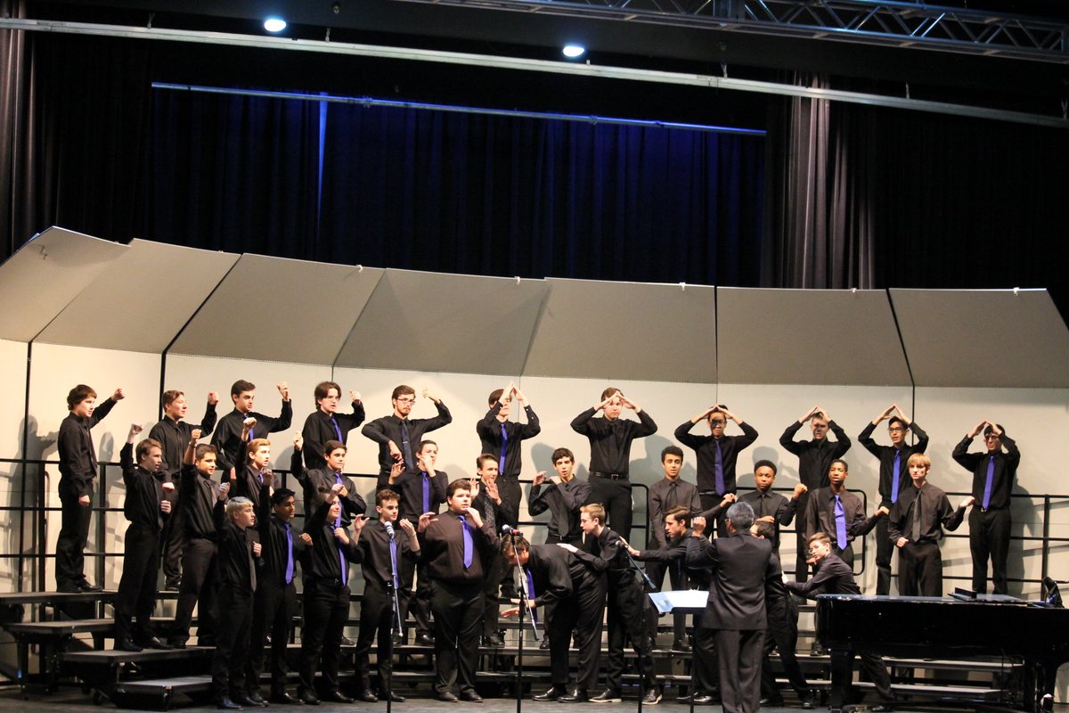 DGSFineArts's tweet photo. Fall Choirs Concert!  https://t.co/867Y3wdSMM @DGS_Choirs @DGSActivities @Dist_99 #99Learns #DGSPride https://t.co/qS7pOPGMqT