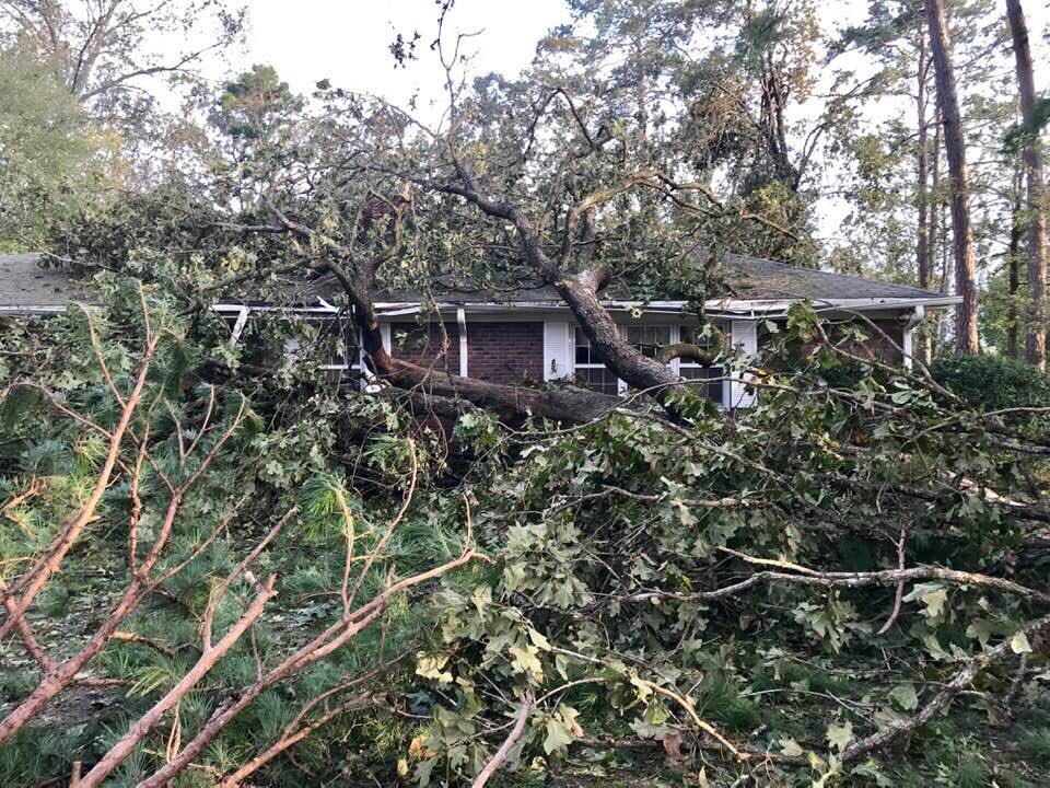 catherineinman_'s tweet photo. Some pictures from our area! || Pray for us and our church family as we begin to serve in relief efforts across the city. Pray that God uses all of this to cause people in our city to trust Him in the same way that we have! #229strong https://t.co/jCYHcOEbLd