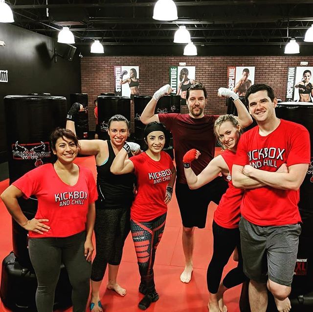 MollyJags's tweet photo. A little #throwbackthursday to more consistent days! Getting back on the wagon after falling off is a literal pain in the ass but it's so worth it 😊 
#throwback #ILKBNation #kickboxandchill #breastcancerawareness #fitfam #kickboxing #fitnessmotivatio… https://t.co/hZXFNxqHWp https://t.co/a1BP3KKuzN
