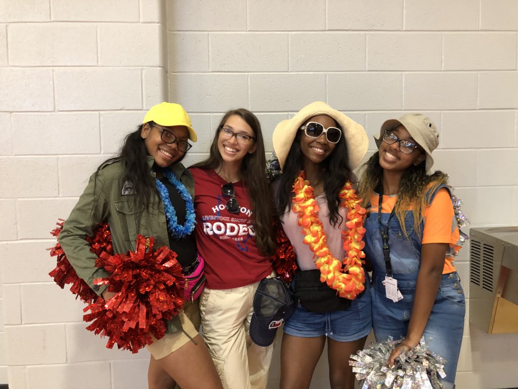 NS10_Mustangs's tweet photo. 10th Grade Homecoming Pep Rally! #FirstPepRally https://t.co/sVWJ86LCHN
