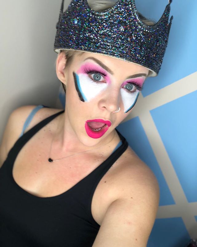 makeupbeanmua's tweet photo. Exposed ! Glitter all over this damn house trying to get a @richlux713 makeup lewk !
#exposed #richlux #clockitthehouse #hunnayhunnay #shookbymymakeuplook #toobookedtobebothered #makeupyeg #makeupbean #octobermakeup #nofilterneeded https://t.co/vT91NE4l3n https://t.co/tbTAEsDqGf