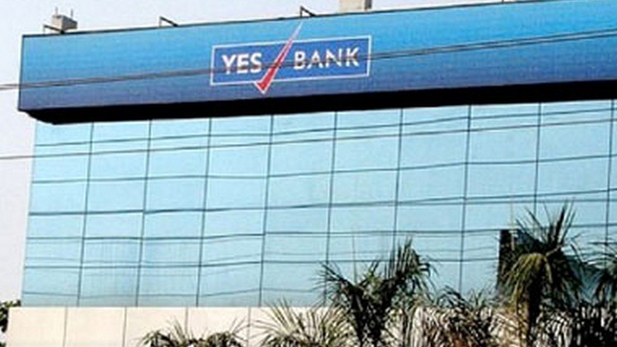 firstpost's tweet photo. #RanaKapoor, the founder and promoter of the bank, has been asked by the Reserve Bank of India (#RBI) to step down after January 2019. #yesbankdevelopments
https://t.co/CLrtAYGMpa https://t.co/QlQsE9UU2m