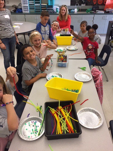 1stGradeIrvine's tweet photo. No Bus..No Field Trip? No Problem! 1st grade Froggies have a positive attitude & made the best of it!! Love their flexibility during this life lesson..Things Don't Always Go As Planned! STEM Bins, Reading Machines and Designers took over! #RCSDchampions #rcsdjunction #appreciate https://t.co/Fcw60wL0Bv