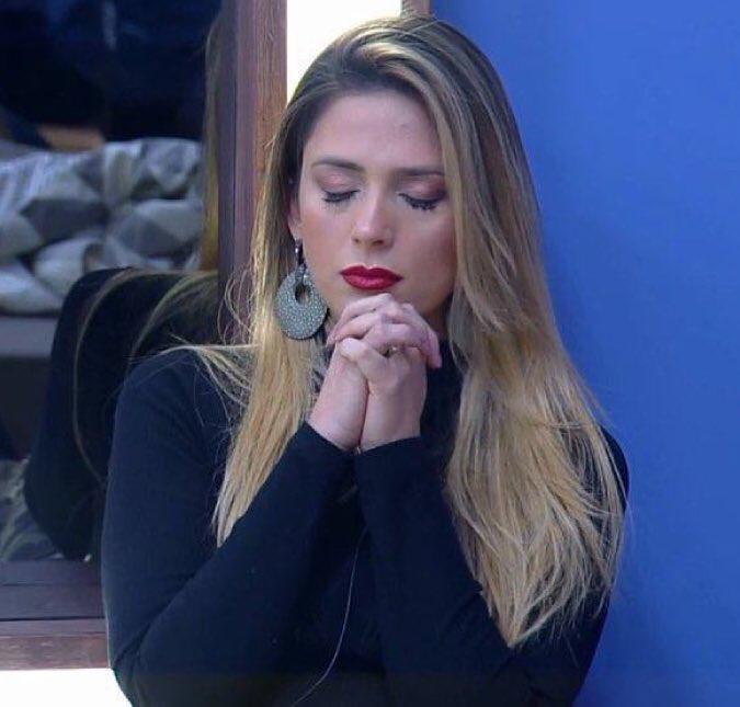 Eduarda09162528's tweet photo. Quem fica? #EliminaçãoAFazenda

Nadja: Curte

Ana Paula: Rt https://t.co/hOiTQr9hUR