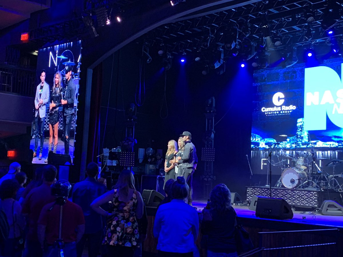 .@PearlClarkin just rounded out the night! Now, the <a href="/NashNext/">Nash Next</a> judges deliberate.

#NASHnext