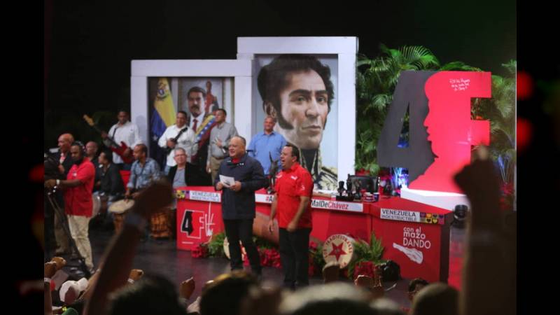 ConElMazoDando's tweet photo. Cabello a Julio Borges: Eres un cobarde que huye y abandona a los suyos https://t.co/CJAjHoc0q8 #ChavismoUnidoPatriaSegura https://t.co/bzJpVawbqz