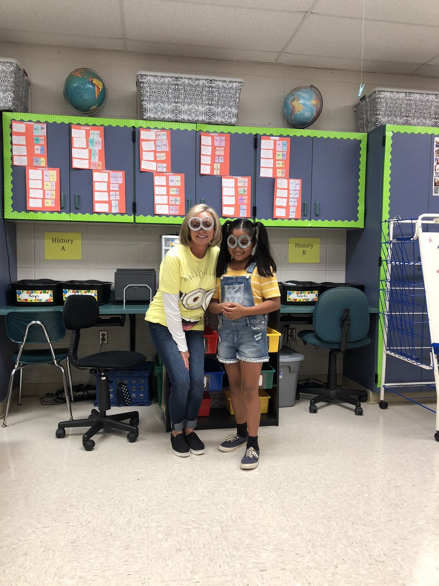 ThornClass's tweet photo. Homecoming Day 4. Dress like a famous person or favorite character.  These kids rocked it!! @RESelem #rcsbestyearyet https://t.co/XIx4XnyfOd