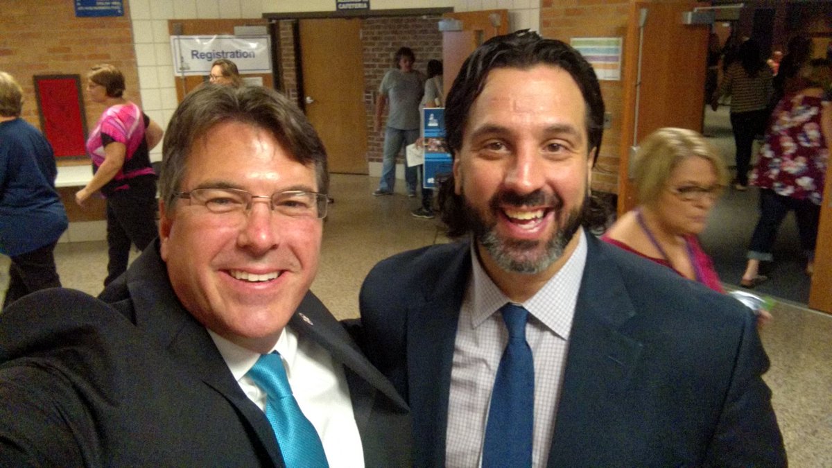 JeffreyJCollier's tweet photo. Wow, what an impactful day of learning with @BAISD & #BAISDfall2018 that started with a @gcouros keynote and ended with dynamic dialogues at dinner with @lesliefisher and @kevinhoneycutt. Are you kidding me?! #JoyfulLeaders #Leadership #InnovatorsMindset #AGSdailyshare #COLchat https://t.co/pjGudWtvPh