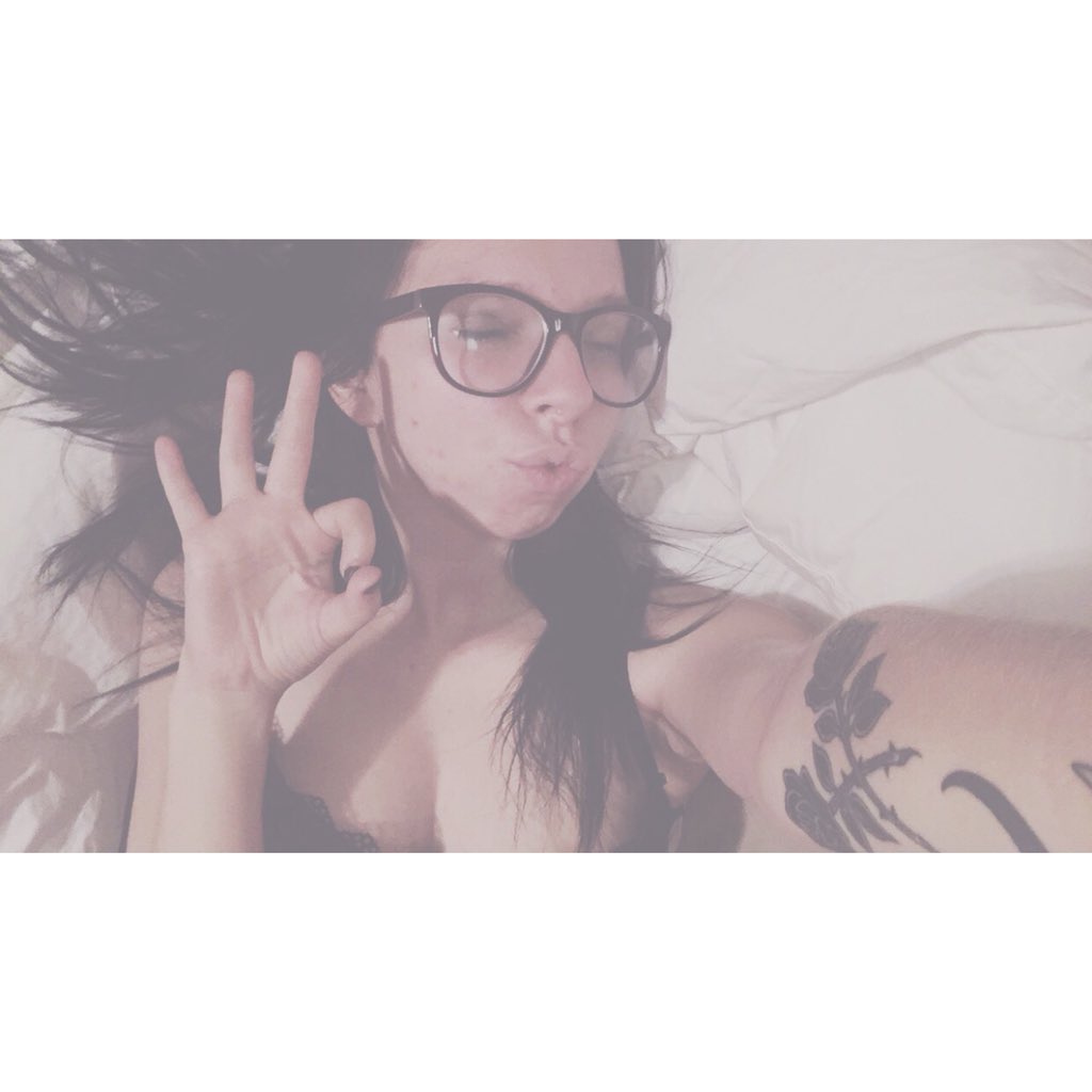 KixDom's tweet photo. @PLslave Oh sweetie! You don’t know what weak is 😈 https://t.co/3xr1XxWjEV