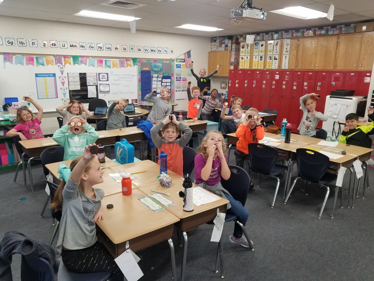 Learning about persuasive writing. They persuaded me to buy them Oreos! #eaglesinaction <a href="/hills_indian/">Indian Hills Elementary</a>