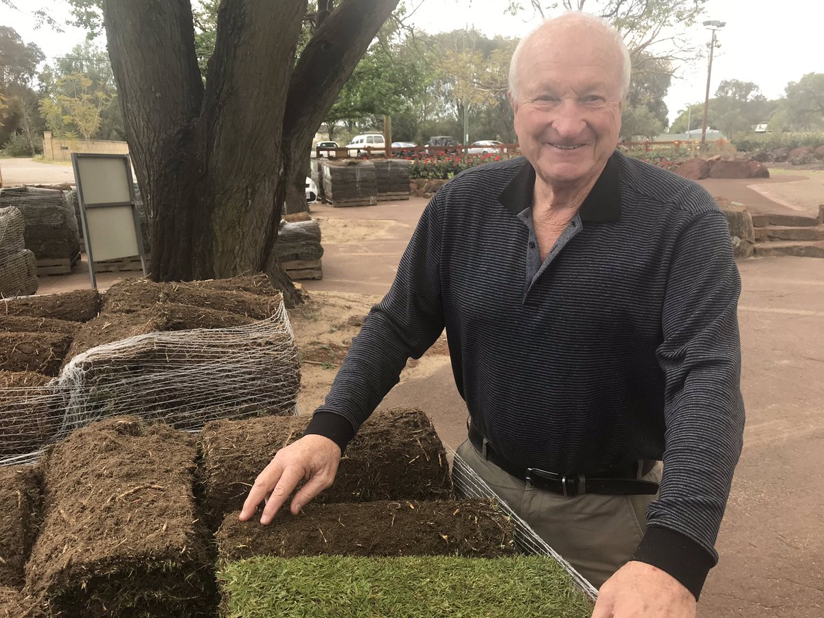 EcoGrowth_AUS's tweet photo. Dick Lovegrove proudly showing off the earth worms in his freshly rolled turf! #EcoGEmerald #EcoGRed #humus400 https://t.co/3K5HTqsib2