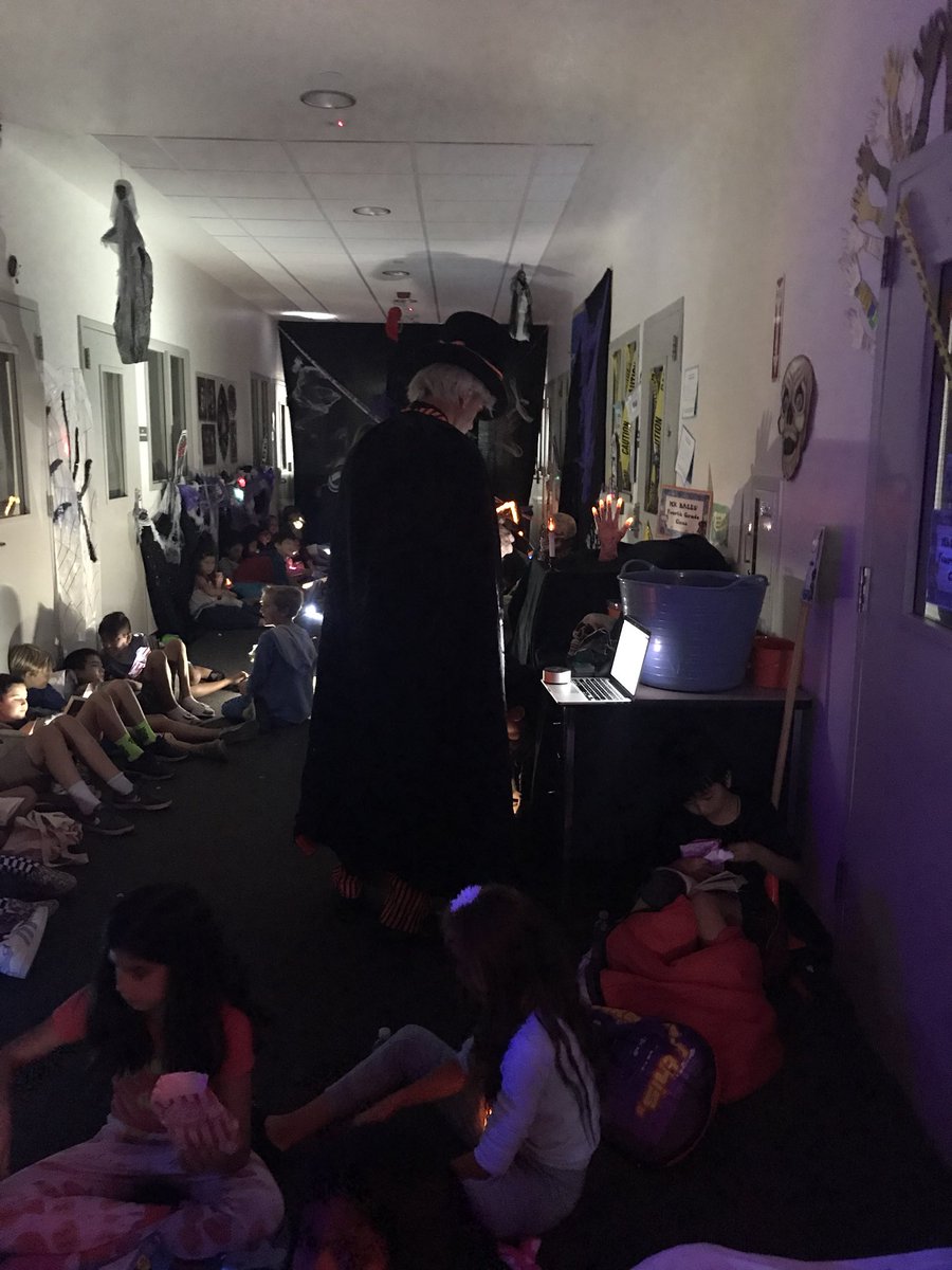 Fantastic Fourth had a Spooktacular night supporting our school Read-A-Thon. Featured readers and treats were a delight <a href="/OASharks/">Ocean Air</a> #OAReads2018