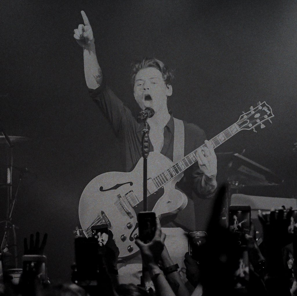 ⠀ 
🎤 ❛ #OwenLiveOnRoughTrade ❜

It's New York, baby, always jacked up
Whole tunnels, foreign noses always backed up
When she's alone, she goes home to a cactus
In a black dress, she's such an actress. 
⠀