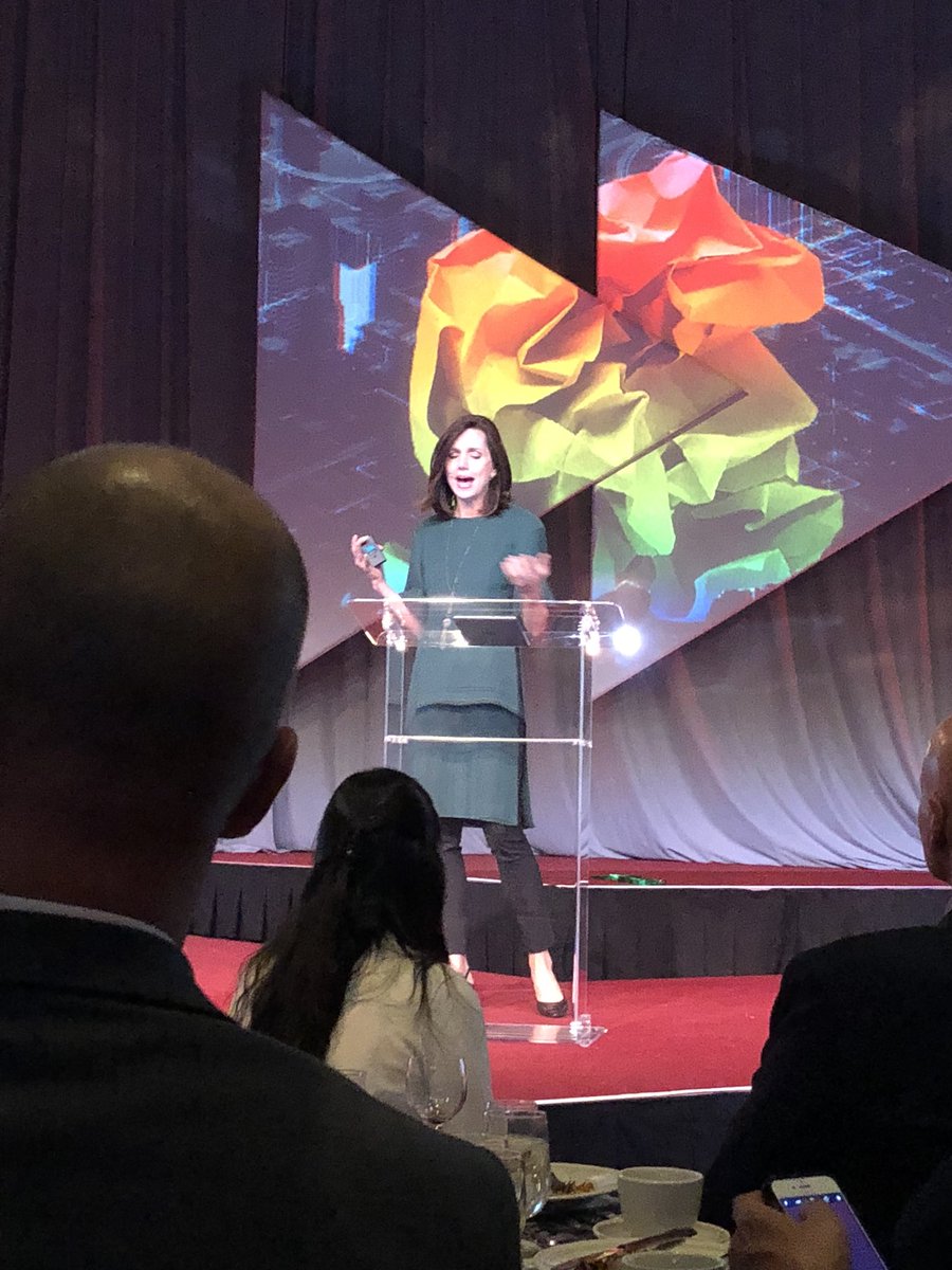 MaggiePascaly's tweet photo. A great reminder tonight to not be afraid of change. Thanks for hosting @MadisonBiz #ImagineForward #pursueyourvision https://t.co/qHMqJUfW4t