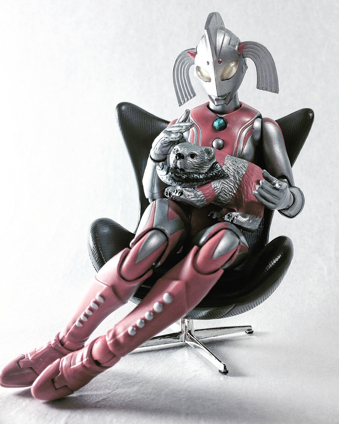 ウルトラの母(マリー)消しゴム ピンクのキャラクターフィギュア 約4cm ウルトラマンタロウ』で初登場した女性ウルトラマン・ウルトラの