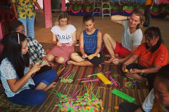 We hebben sinds een jaar een prachtig project in het noorden van Thailand, ver van de toerisme en midden op het platteland leer je de echte Thaise cultuur kennen. We hebben nog een aantal plaatsen voor dit najaar. #thailand #thailandvww #vrijwilligerswerkbuitenland #vrijwill…