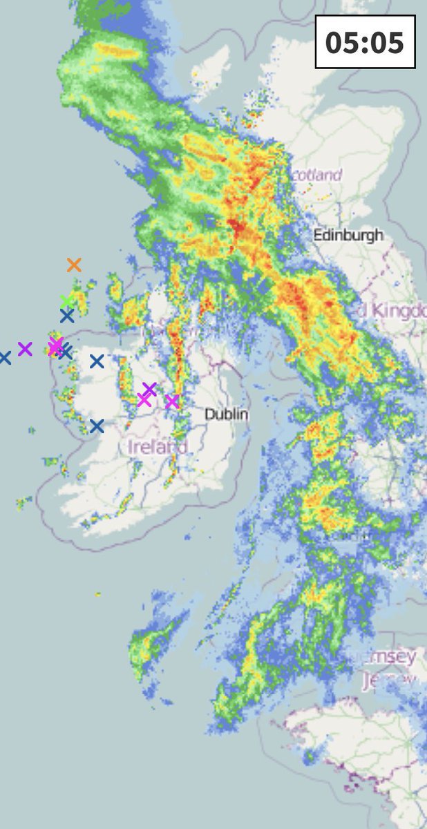 DAFTrucksUK's tweet photo. Be aware out on the roads today #drivers. Wind speeds of up to 74 mph as #StormCallum passes the #UK today and tomorrow morning. Please give large vehicles like trucks additional space when overtaking in high wind areas. https://t.co/3wTjqoUTwL