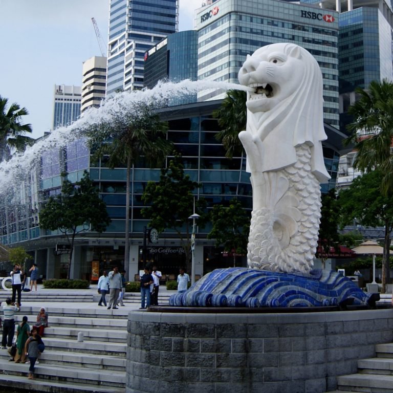 It has been a busy week for Singapore as it relates to cryptocurrency. The city-state is set open the first fiat-crypto exchange in Southeast Asia, while the financial regulator has vowed to help crypto companies set up local bank accounts, according to media reports. 
Stay #BGX