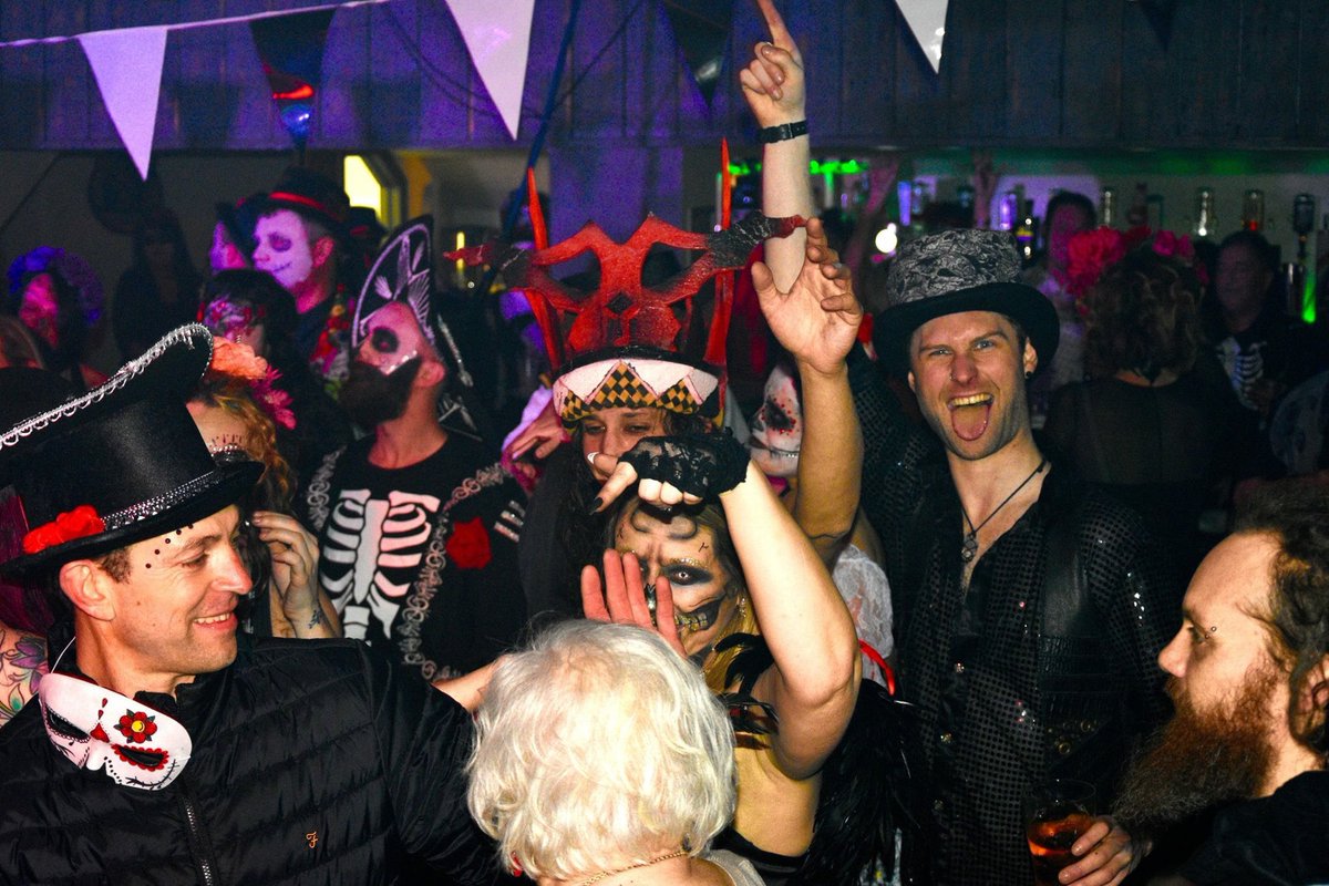 WestivalOTDead's tweet photo. Its @WestivalOTDead eve
💀🖤💀🖤💀🖤💀🖤💀
https://t.co/dg9Z6z7D4h
Get your tickets at @StringsVenue &amp; @VisualImpactUK https://t.co/WjthPU6wGU