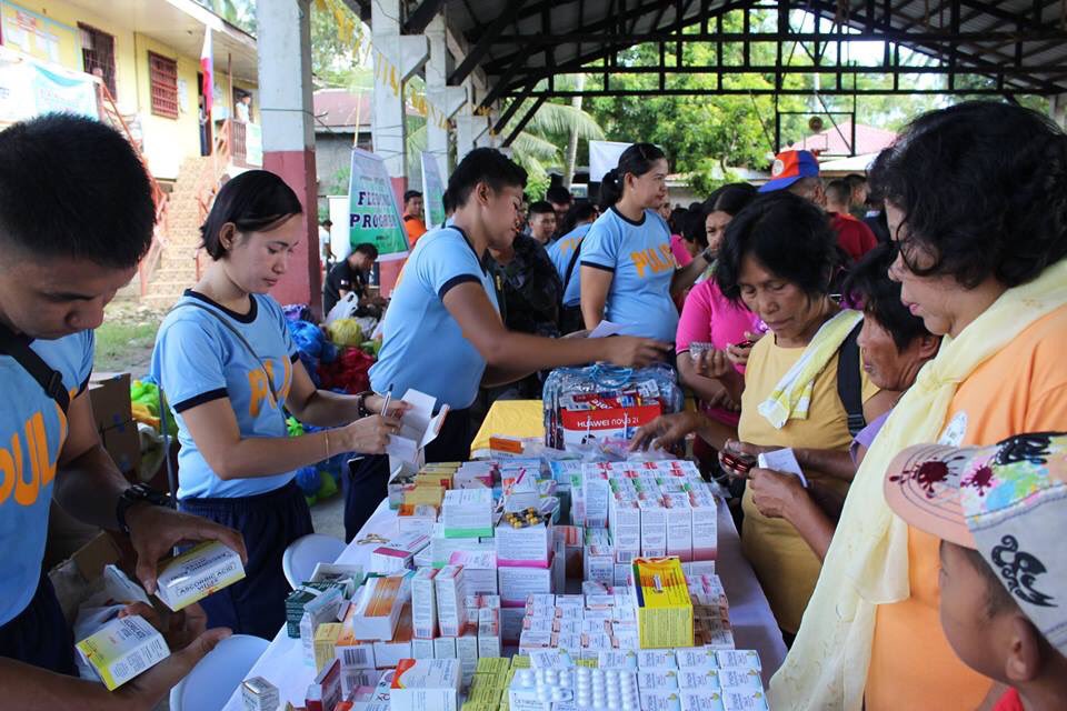 pio_sdsppo's tweet photo. Community Outreach Program for Peace at Barangay Maitom, Tandag City spearheaded by PCSUPT GILBERTO DC CRUZ, RD PRO 13 together w/ PSSUPT FRANCISCO D DUNGO JR, PD SDSPPO, PCINSP RAY Q SORREDA,  OIC of Tandag City PS and LTCOL XERXES TRINIDAD the Commanding Officer of 36th IB, PA. https://t.co/LQXdBKi3EX