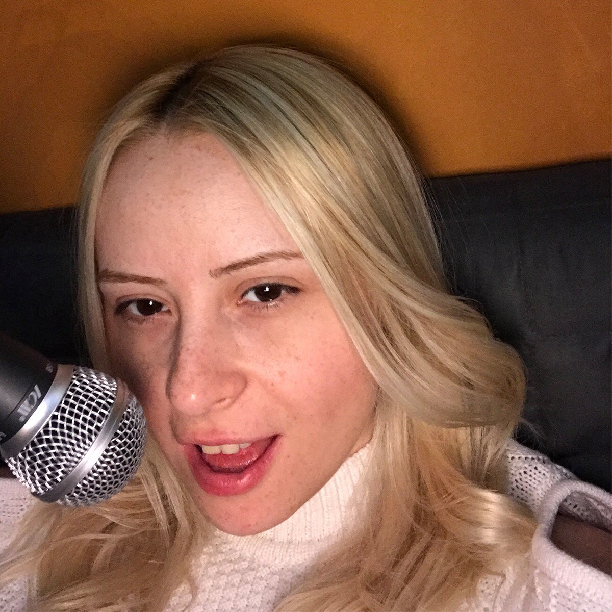 O zaman şarkı söylemek lazım avaz avaz! 🎤