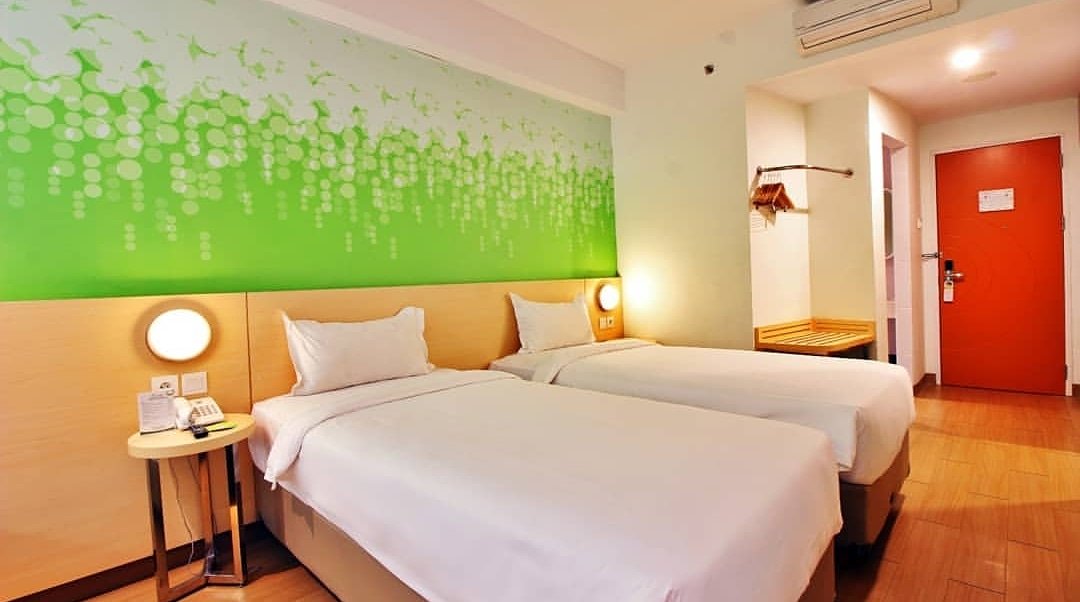 Financial concerns, flight delays, long lines, traffic jams,
Traveling has never been more stressful. 
Strive against it all with our comfort and convenience room, designed for your #staycation in Zest Hotel Harbour Bay Batam !

#zestaycation #zesthotelharbourbay #visitbatam