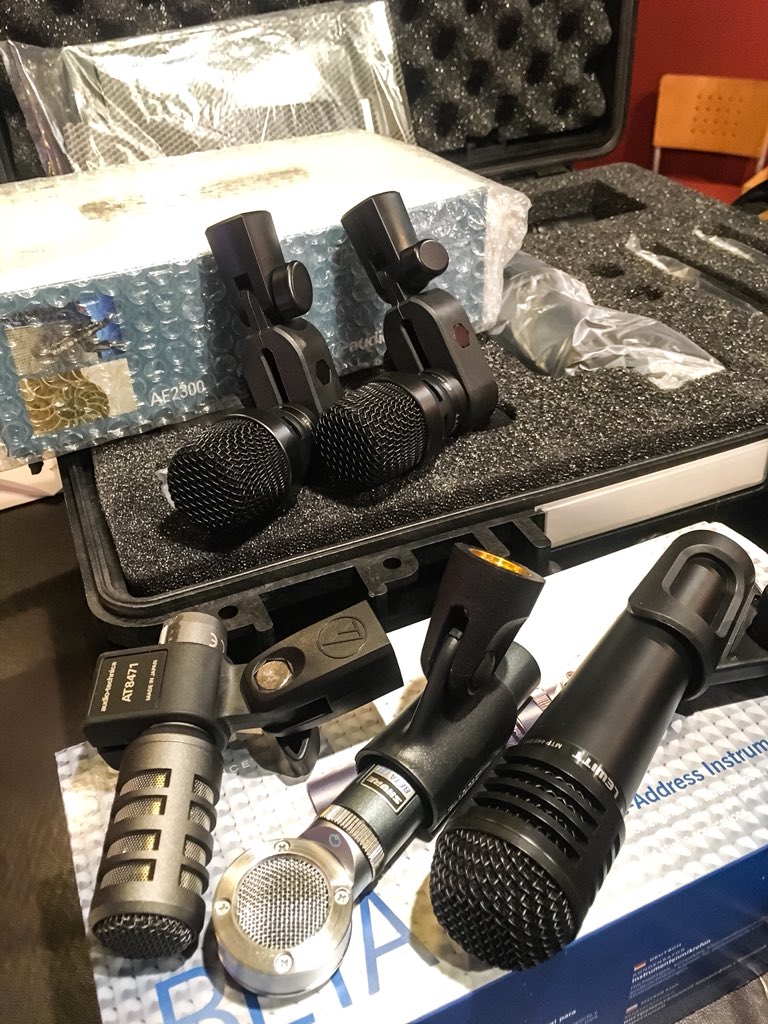 dhra_'s tweet photo. MICデモ機、諸々が届く
ドラム周りマイク更新検討中〜🤔
#LEWITT #DTP340TT
#AudioTechnica #AE2300
#SHURE #BETA181
and more https://t.co/IYccORrijo