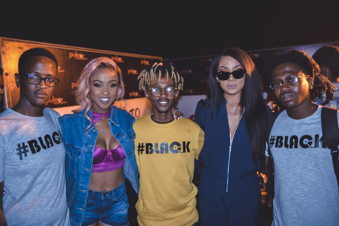 DexTropane's tweet photo. We opened the stage for @moozlie at the shoot of her latest single #VATEL 🇿🇦with @kidxsa and man! That shii is a BANGER 🔊 catch the video premiere today on @channelotv #CrispyFresh  at 11h00 and again 17h30 in case you miss it. 
#BLACK #NumberBLACK #MoozlieVictory #ThankDaKing https://t.co/bbRgS3nyAC