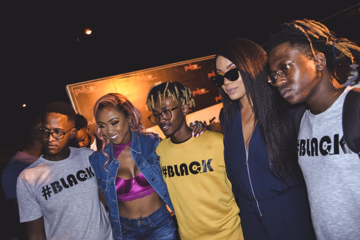DexTropane's tweet photo. We opened the stage for @moozlie at the shoot of her latest single #VATEL 🇿🇦with @kidxsa and man! That shii is a BANGER 🔊 catch the video premiere today on @channelotv #CrispyFresh  at 11h00 and again 17h30 in case you miss it. 
#BLACK #NumberBLACK #MoozlieVictory #ThankDaKing https://t.co/bbRgS3nyAC