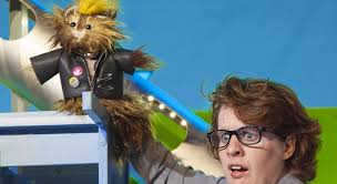 ★ EENDJE 6+ ★
Deze voorstelling op 21 oktober in <a href="/SsbDeHarmonie/">De Harmonie</a> is zó grappig en vrolijk! ‘Eendje’ is een muzikaal verhaal. Het gaat over Dobber. De eend. Of toch niet? Deze vreemde vogel vraagt het zich af. ▶︎ bit.ly/2yy4x3Z  #herfstvakantie #eropuit #kids #fryslân