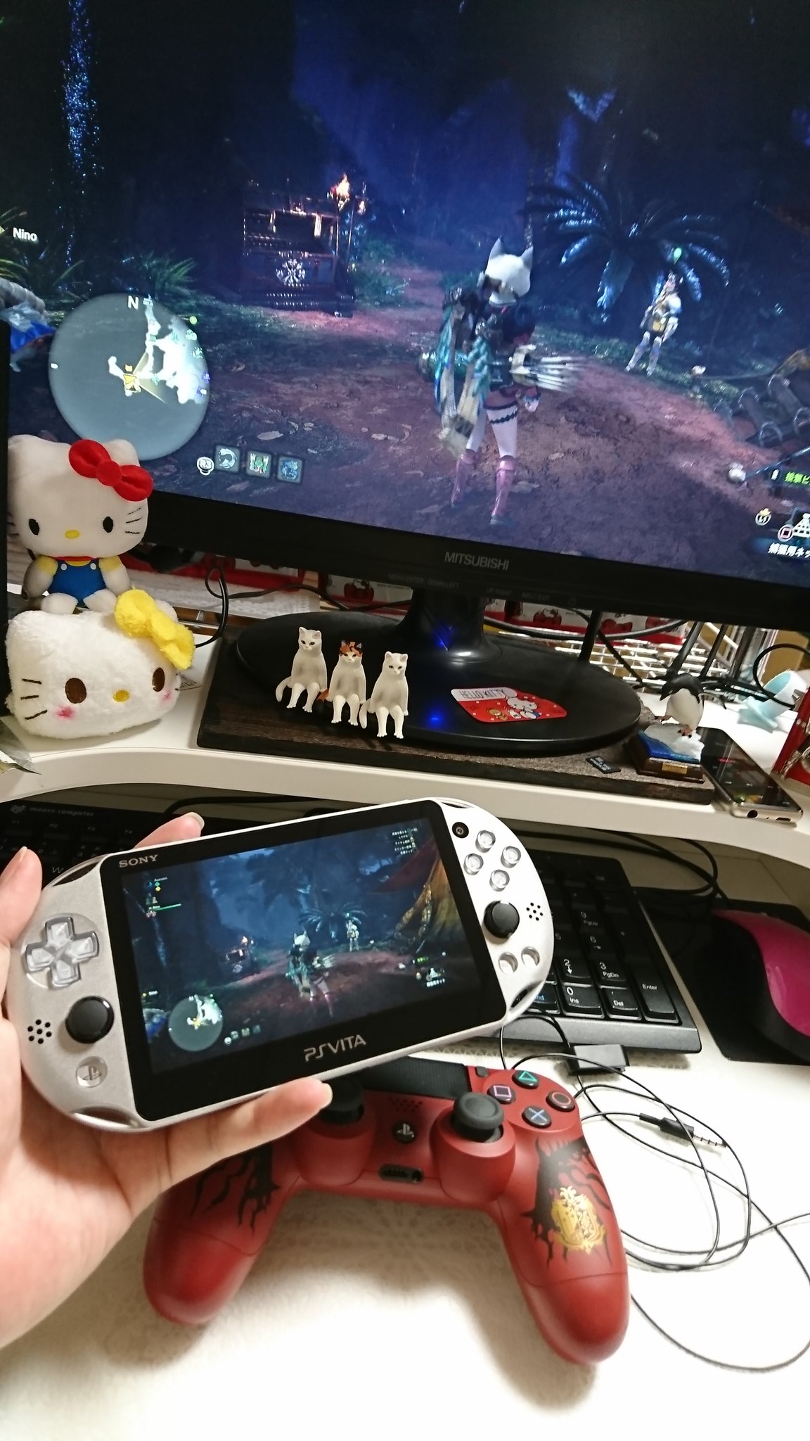まみたそ Vitaでmhw難しいな マップ開くボタンはどこになるんだ と思ったら画面真ん中タップだった なるほど 弓構えるとものすごいモンハン持ちになる これは良くない T Co Uwiiualjhx Twitter