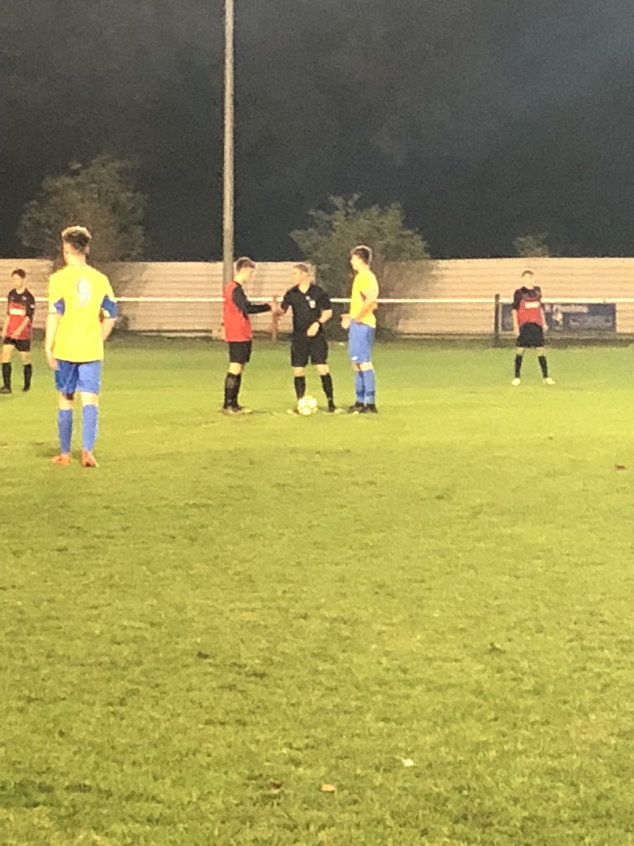 Hemelu15EJa's tweet photo. Proud father moment for our manager Steve as his son and our captain James was named captain for @u18_fc @berkhamstedfc against @TringAthU18s the other night. https://t.co/dmmou3kHPZ