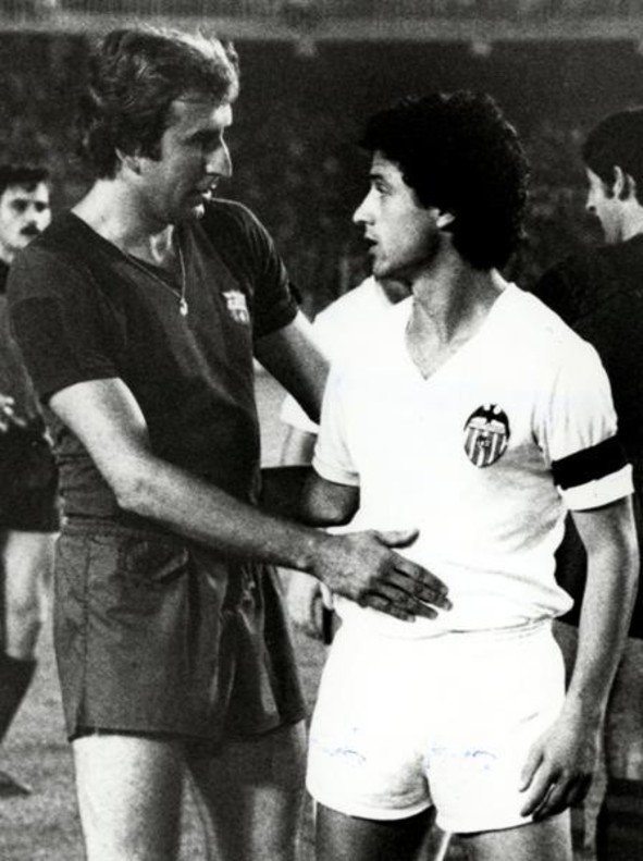 DaviramoneAlain's tweet photo. @VCFVintage 1978.09.09 @valenciacf @FutbolistasVCF @ESPNMarioKempes @FCBarcelona_es https://t.co/515JR19v1h