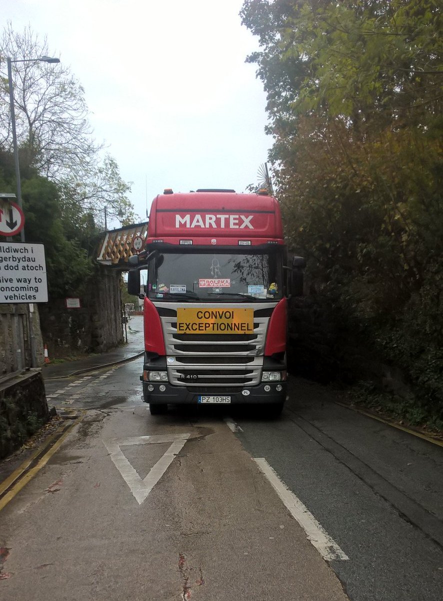 Isle of Anglesey CC on Twitter "Ffordd Glanhwfa, Llangefni will