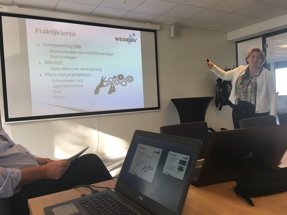 Het samenwerken en bundelen van expertises van ROC’s en SW biedt mooie kansen om kwetsbare jongeren te kwalificeren voor de arbeidsmarkt. @LucratoWerk en #wedeka presenteren hun aanpak tijdens workshop van <a href="/Cedris/">Cedris</a> en <a href="/SBCMsw/">SBCM</a>. #praktijkleren, #BBL en #BOL.