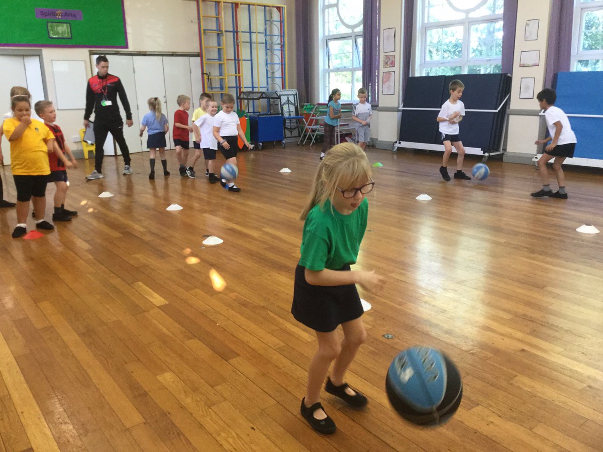 HighfieldBolton's tweet photo. 3F learning basketball skills with Rees Sports. The children loved it! 🏀😃 
@ReesSportsLtd https://t.co/3xFBHm1wTa