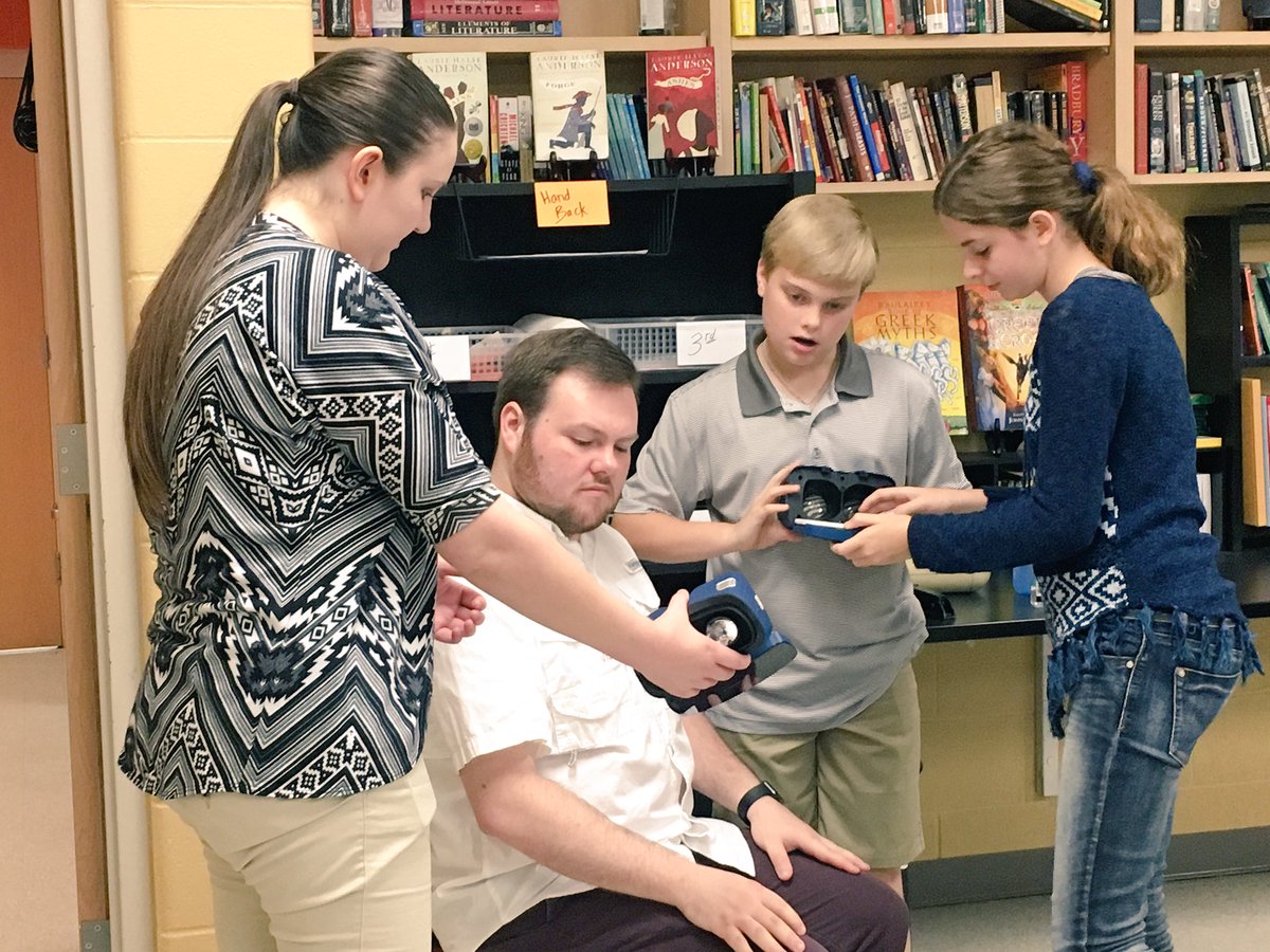 DrCRaulston's tweet photo. Awesome things are happening @RFBumpus! Thank you @HooverSchools and @VinnyCSed for sharing your awesomeness with @MontevalloTES #ed527 #UMEdTech students! https://t.co/bwOiuuB3Rg